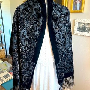 Gorgeous velvety shawl